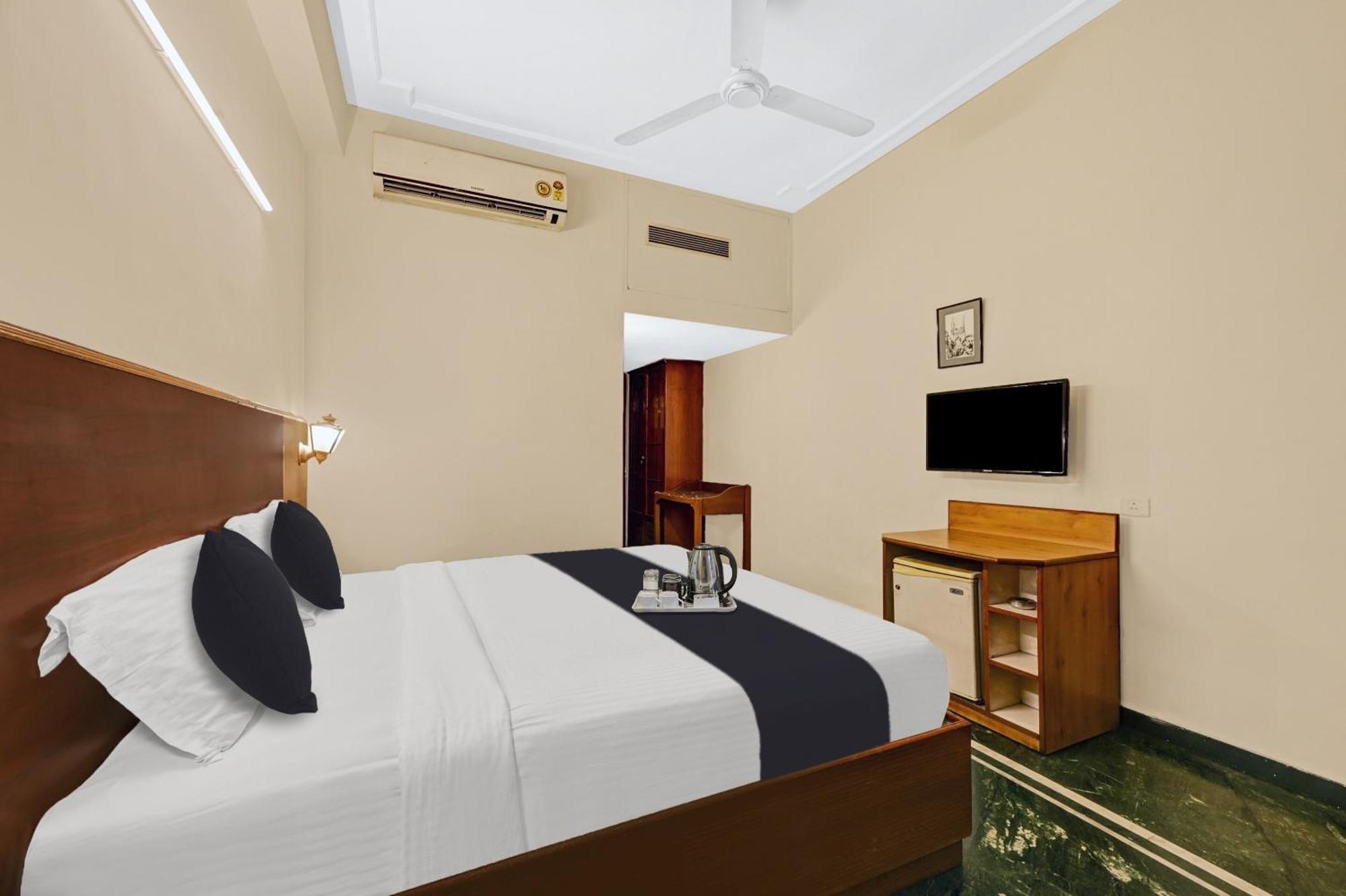 Super Townhouse Oak Hotel Belsons Taj Mahal Secundurabad Buitenkant foto