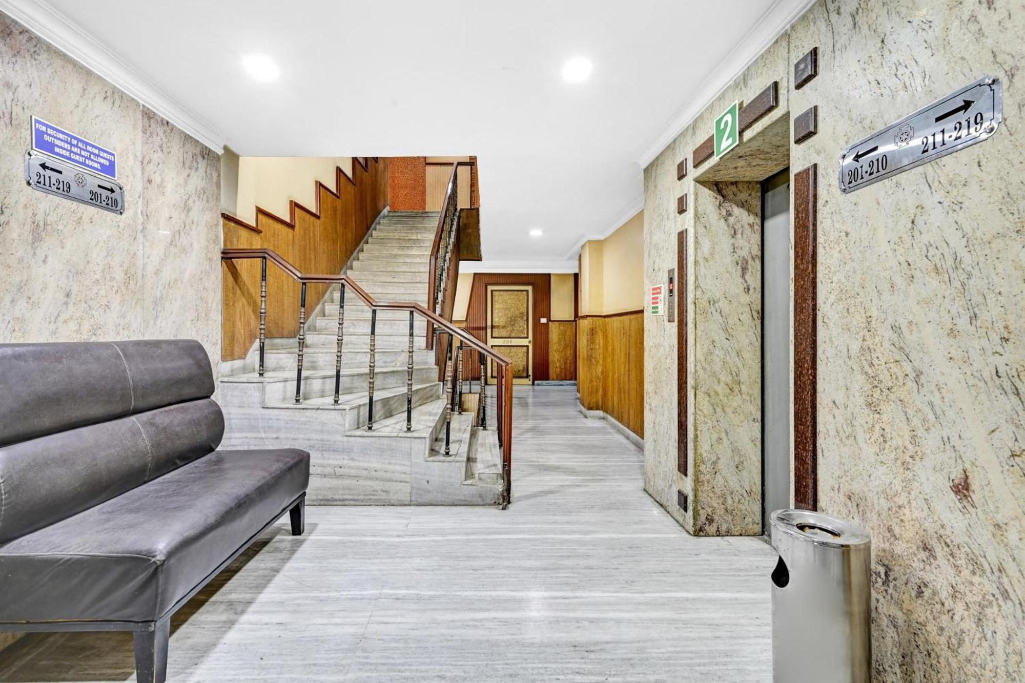Super Townhouse Oak Hotel Belsons Taj Mahal Secundurabad Buitenkant foto