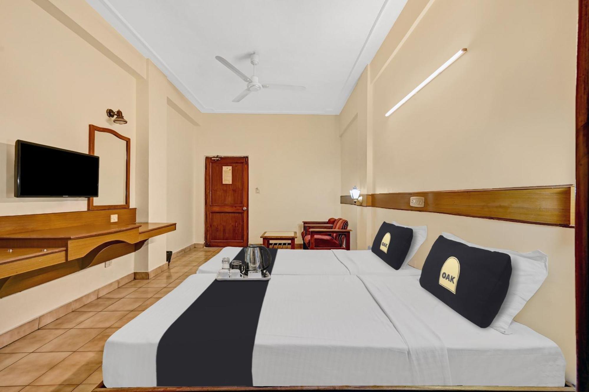 Super Townhouse Oak Hotel Belsons Taj Mahal Secundurabad Buitenkant foto