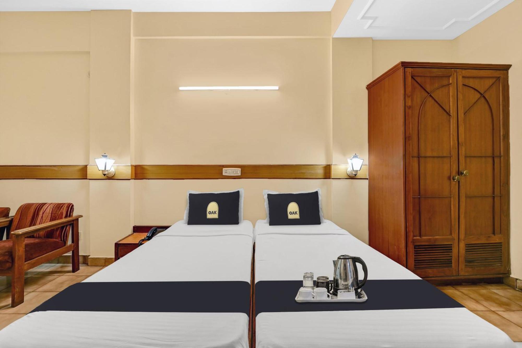 Super Townhouse Oak Hotel Belsons Taj Mahal Secundurabad Buitenkant foto