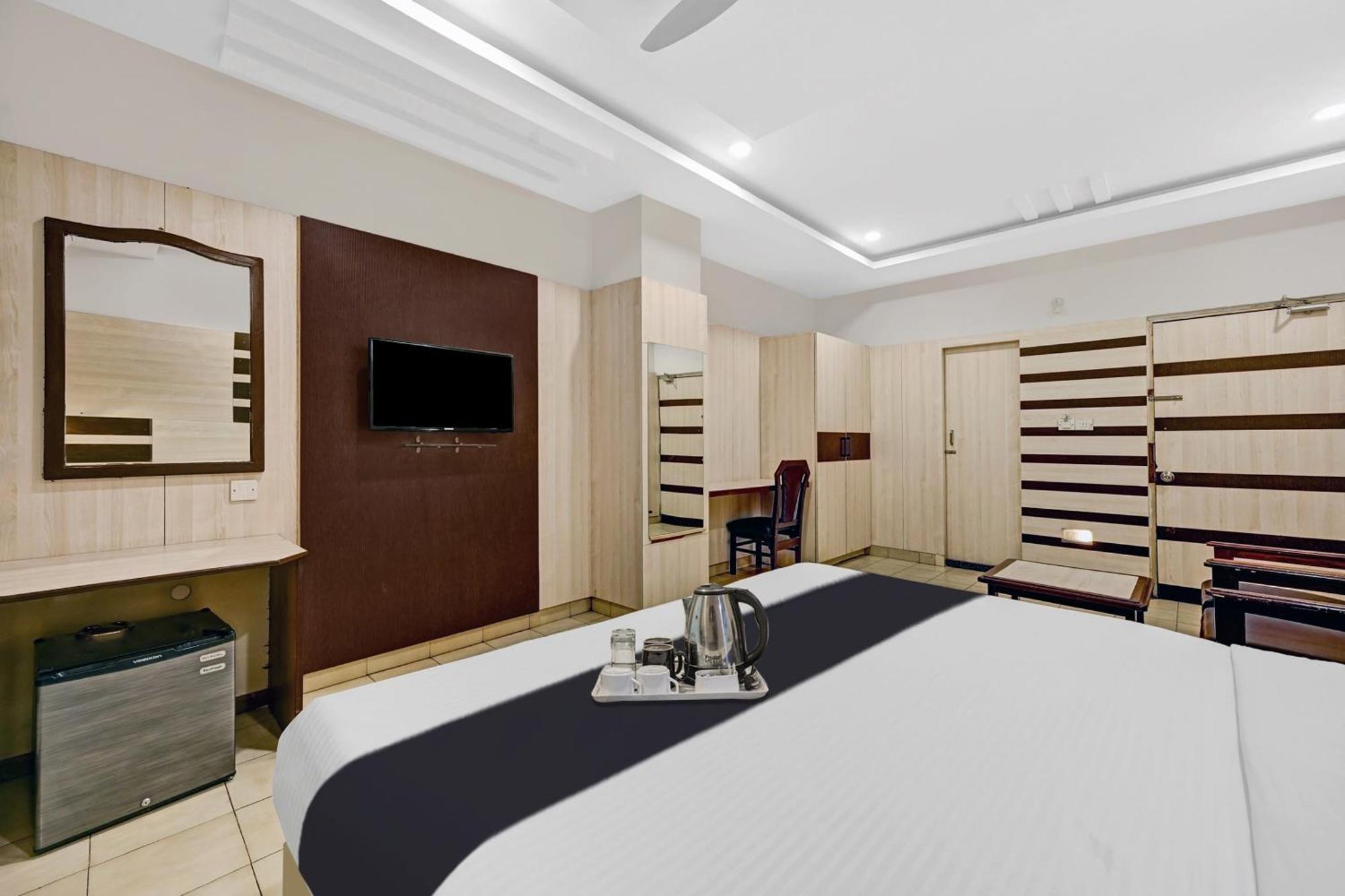 Super Townhouse Oak Hotel Belsons Taj Mahal Secundurabad Buitenkant foto